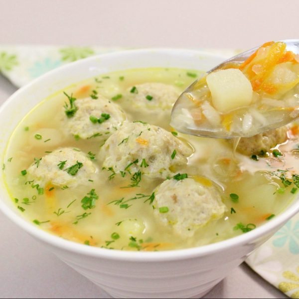 суп с фрикадельками и рисом